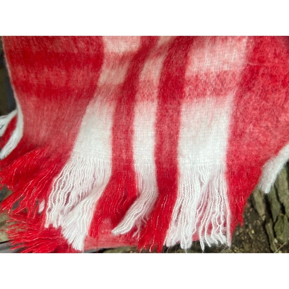 Pier One Import White Red Check Fringed Blanket Throw Holidays Size 68X52